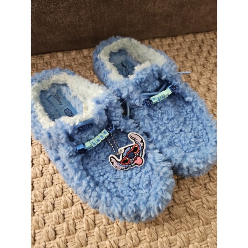 Limited Edition Hey Dude x Disney Lilo & Stitch‎ Blue Fluffy Slippers Men's 4